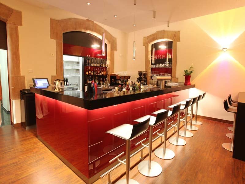 Novina hotel bar