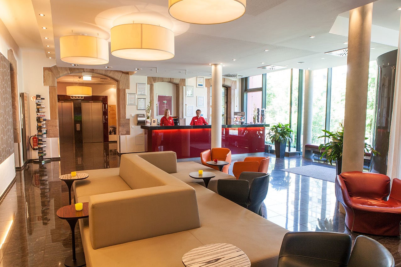 Novina hotel tillypark nuernberg lobby