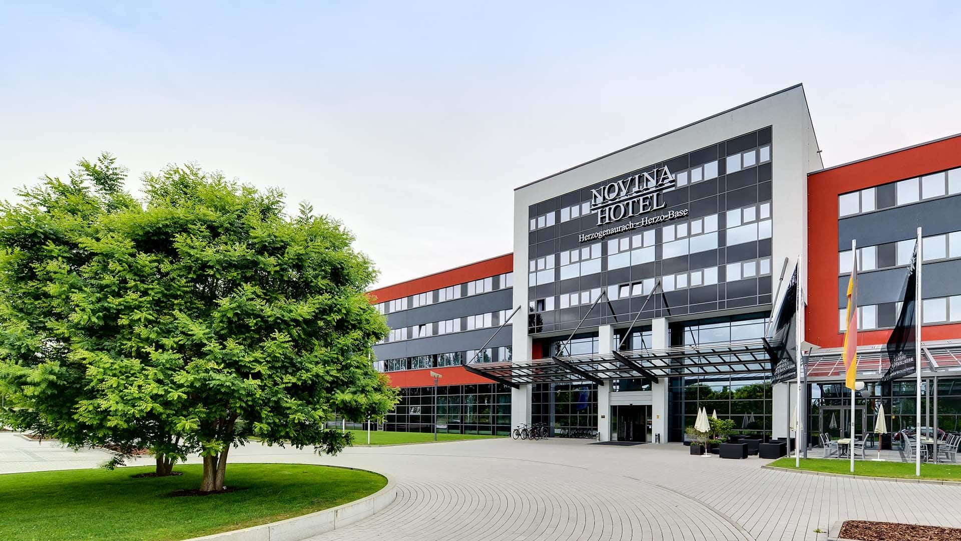 NOVINA HOTEL Herzo-Base